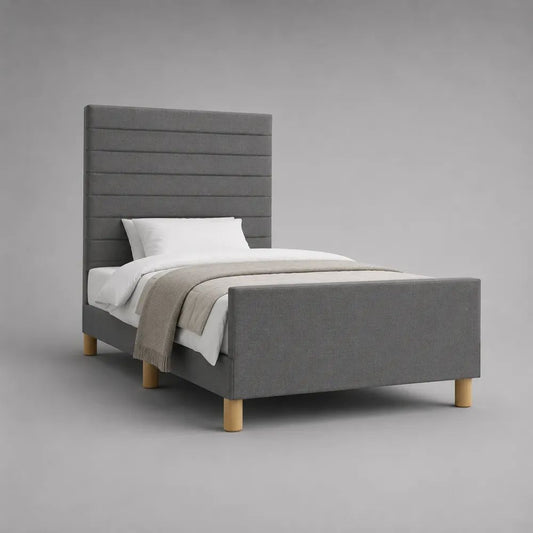 Letto singolo imbottito in tessuto grigio con piedini naturali, 90 x 200 cm, testiera alta